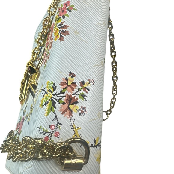 ❤️❤️sold❤️❤️LV16 Louis Vuitton Limited Edition Epi Romantic twist bag - Picture 6 of 9